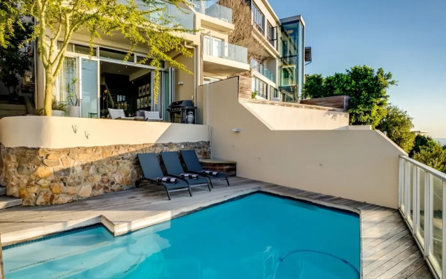 Beautifully Designed Villa w Sweeping Views Belle View