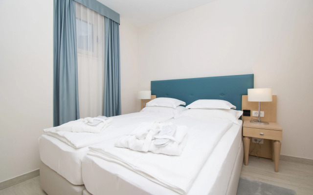 Aparthotel Flora