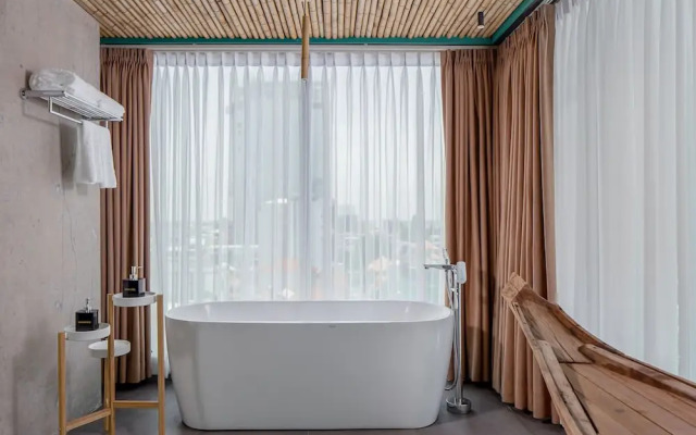 CHECK inn Phnom Penh Royal Palace