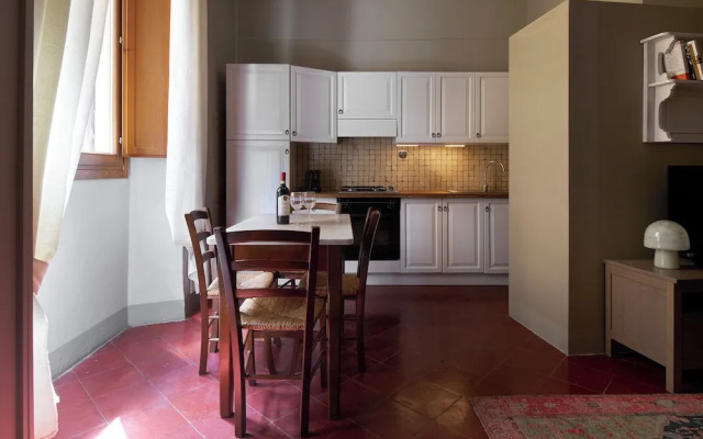 Pergola One Romantic Apt by Oteego