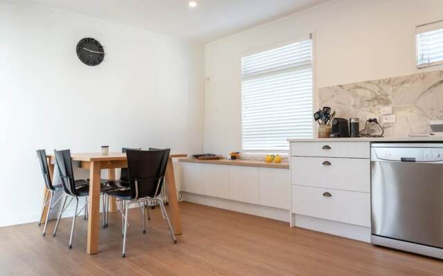 Classic And Cosy 1960S 2 Bedroom Townhouse