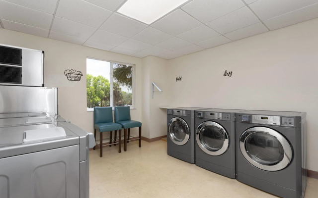Hawthorn Extended Stay by Wyndham Naples