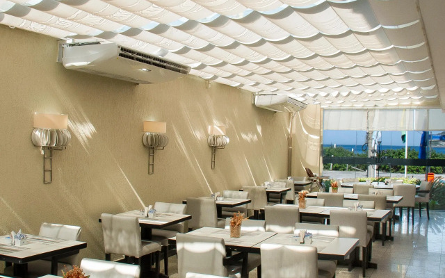 Tropical Barra Hotel