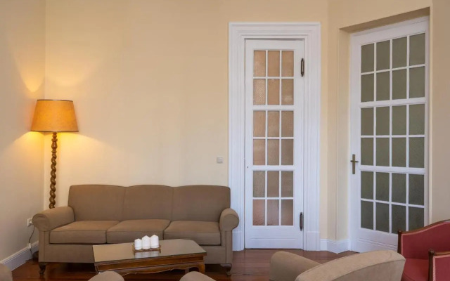1930's neoclassical apt in the heart of Athens