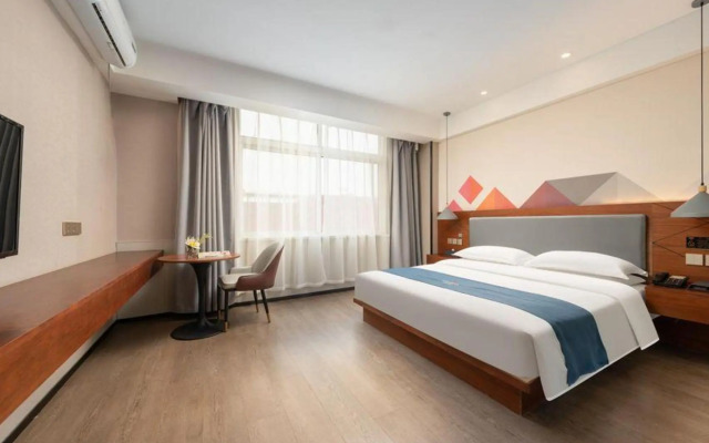 Borrman Hotel  (Yankuang Donghua Branch, West Outer Ring Road, Zoucheng)