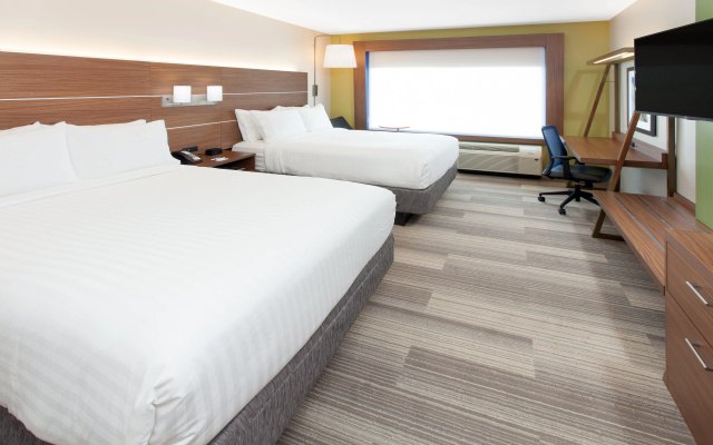 Holiday Inn Express and Suites Detroit/Sterling Heights by IHG