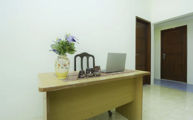 Edelweiss Residence Syariah by OYO Rooms