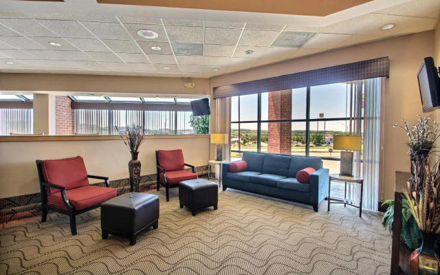 Comfort Inn & Suites Madison - Airport