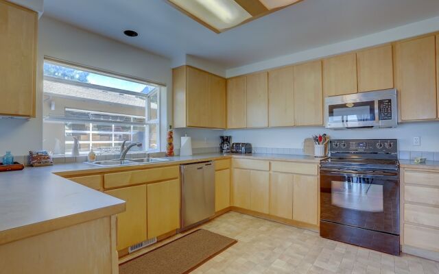 Amber Sunset 3 Bedroom Home by RedAwning