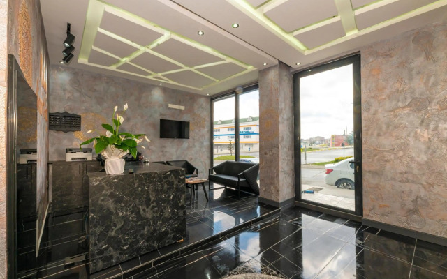 Melanj Airport Hotel