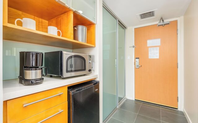 Castle at Ala Moana Hotel