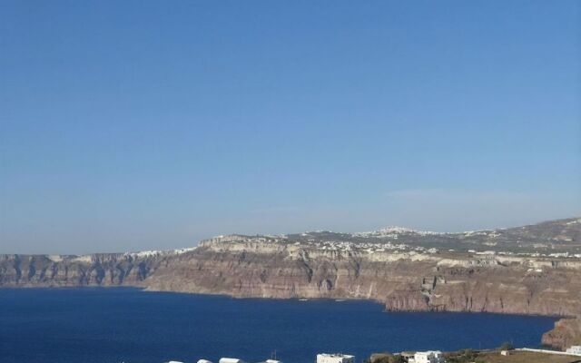 Caldera sky & sea