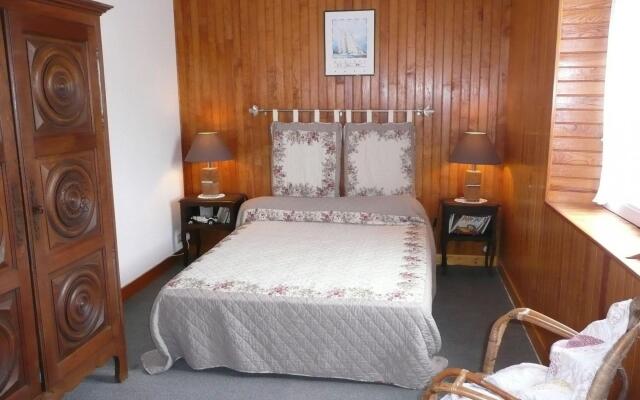 Semi-detached House, Guisseny