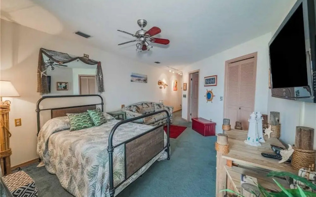 St Thomas Square MOA