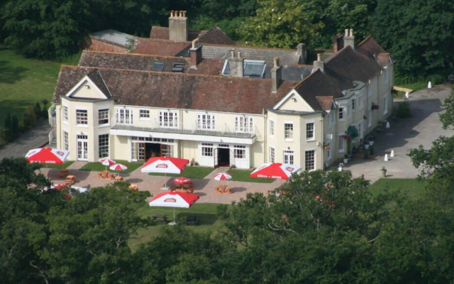 Tyrrells Ford Country Inn  Hotel