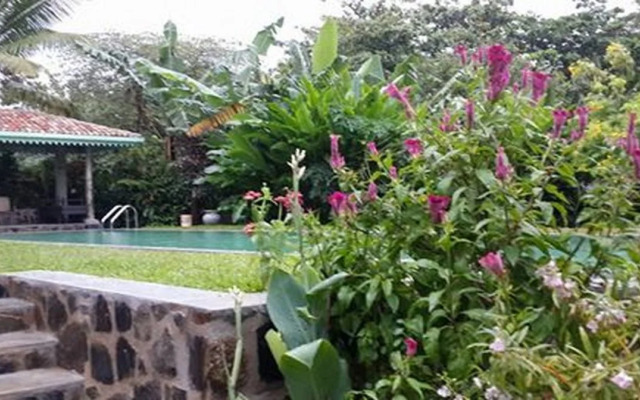 Robin Hill Suites