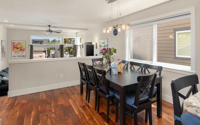Seattle Vacation Home: The Aerodrome