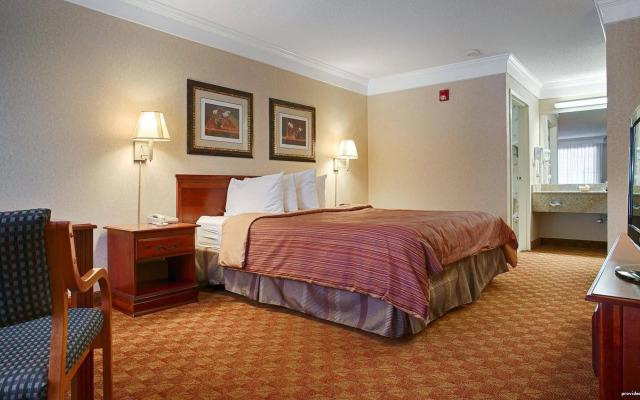 Peach State Inn & Suites