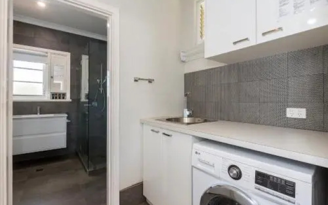 UrbanStyle Claremont Apartment
