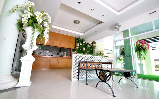 OYO 792 Omsaga Phuket Hotel