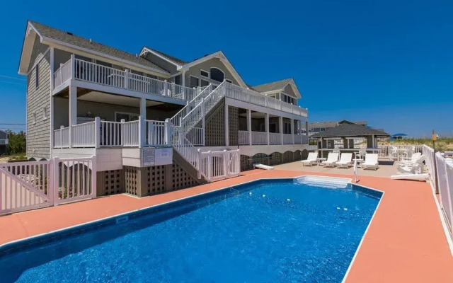 Vista Royale by RedAwning