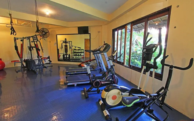 Jonas & Twins Resort