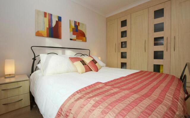 Luxury top floor 2BD Apartment Apsley