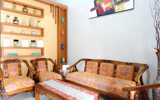 Simply Homy Guest House UTY Kronggahan