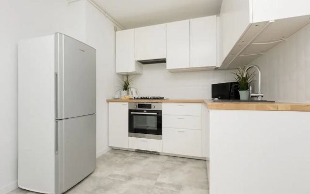 Warsaw Saski Garden Apartment by Renters