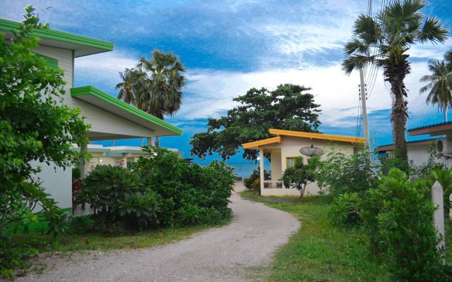 Baan Chomlay Resort