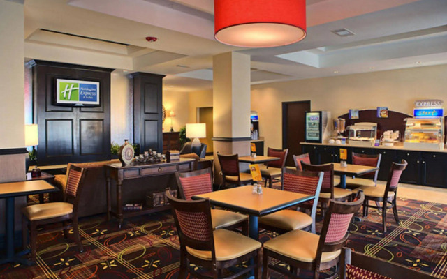 Holiday Inn Express & Suites Cotulla by IHG