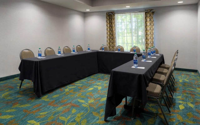 Candlewood Suites Grove City - Outlet Center by IHG