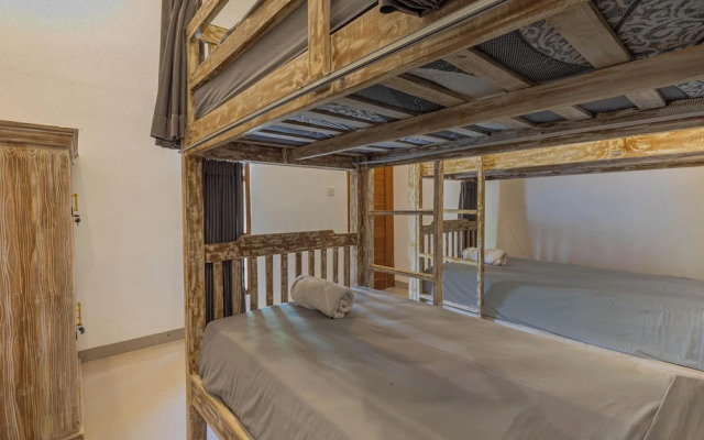 Seven Angels Villa and Hostel