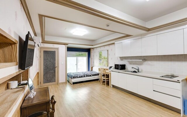 Gangneung Gyeongpo Cabin Pension