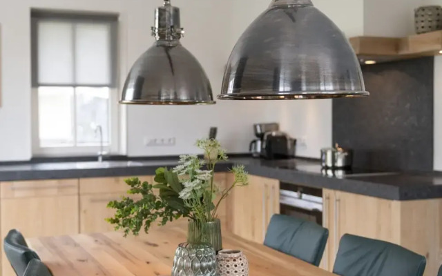 Spacious Villa With a Sauna, at the Tjeukemeer