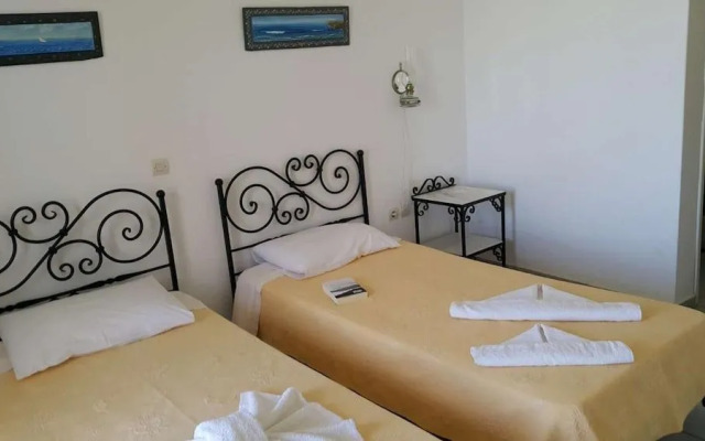 Ailouros summer hotel