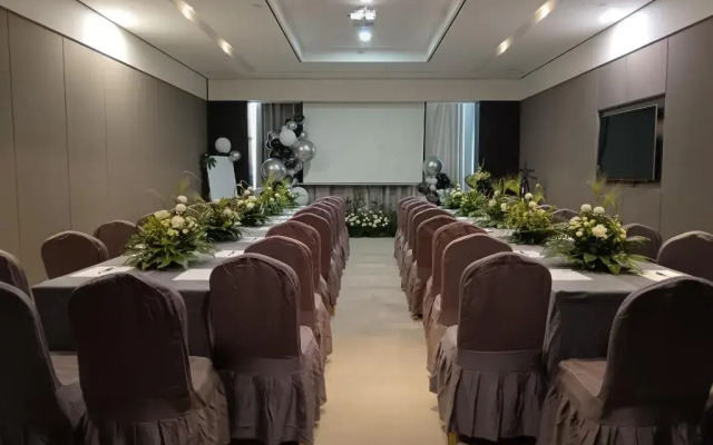 Linyi Binghe Avenue Yitel