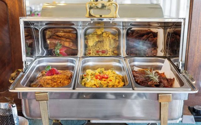 Stone Mountain Manor