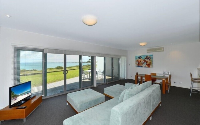 Seaside Villa 10.1 – Balcony – Mandurah