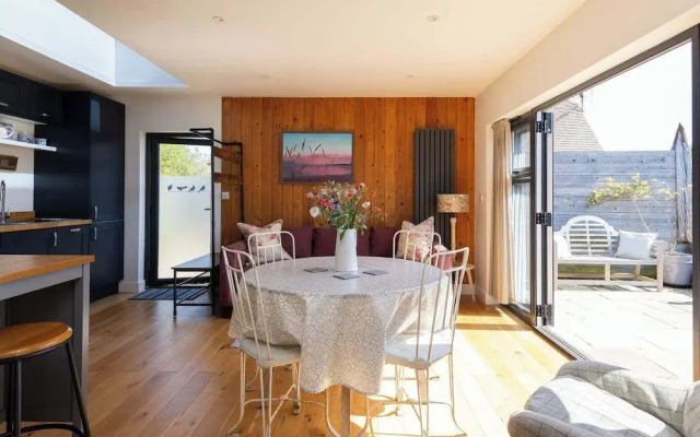 Bespoke Retreat for 4 in West Wittering