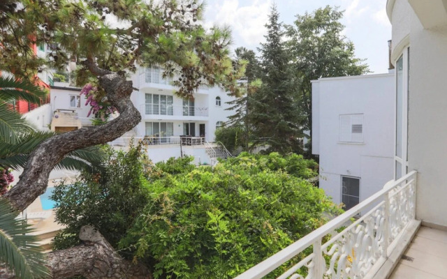Luxury Mansion in the Heart of Prince Island