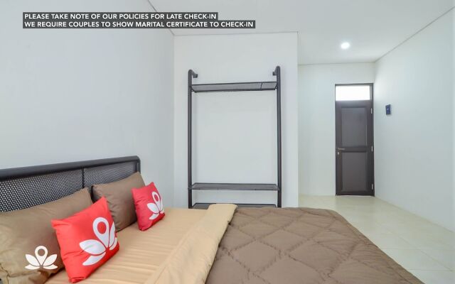 ZEN Rooms Cilandak KKO Syariah
