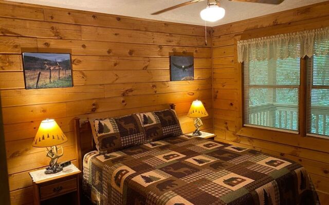 Misty Creek Log Cabins