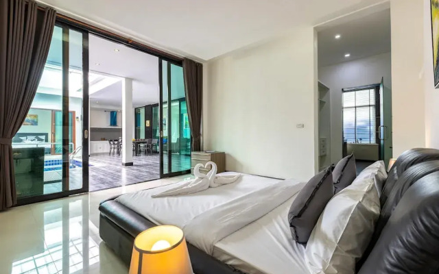 4 Bedroom Modern Pool Villa BL10