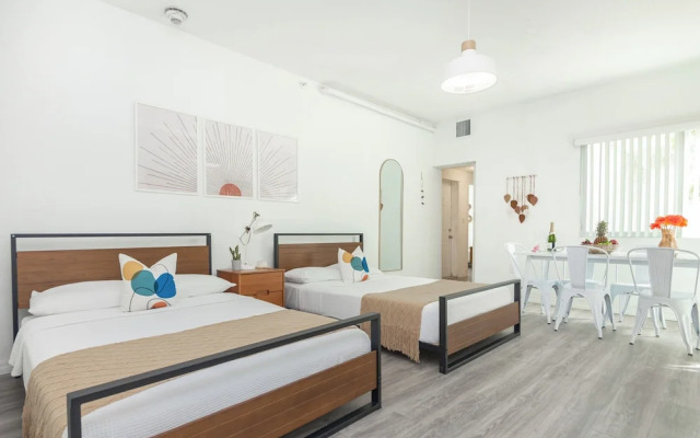 West Deco Boutique Apartments