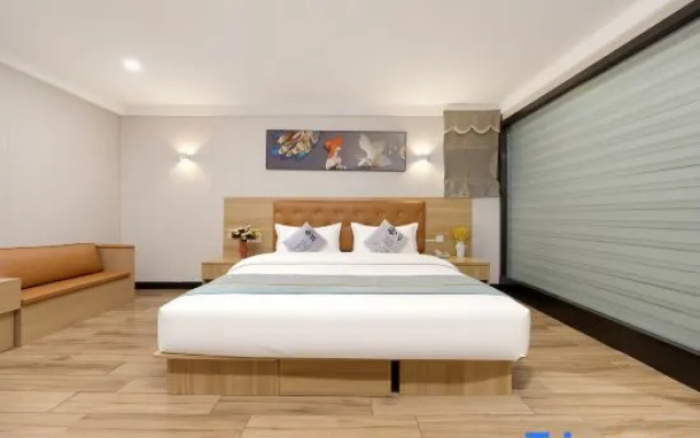 Ningling Spring and Autumn She Theme Hotel