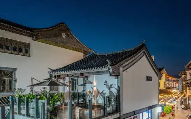 Jianshui Yiyunting Inn