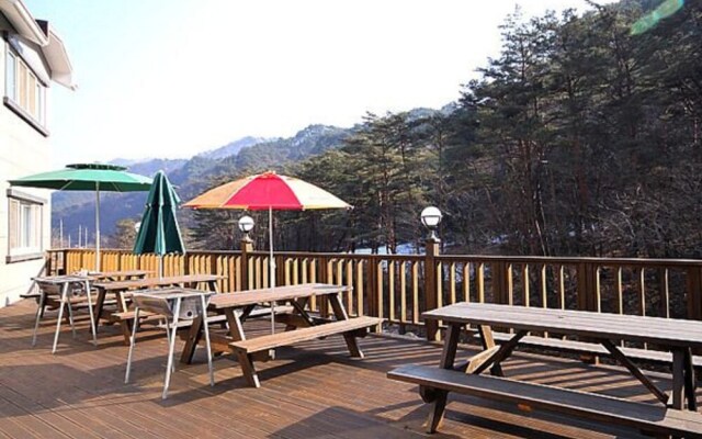 Yangyanggwangmyeong Family Pension