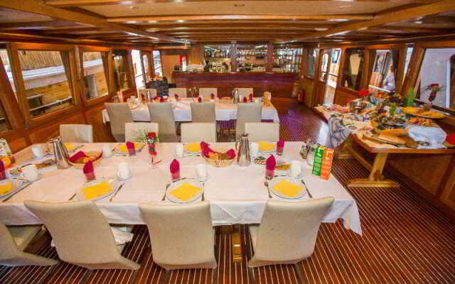 Cruise From Dubrovnik On M/Y Dalvin