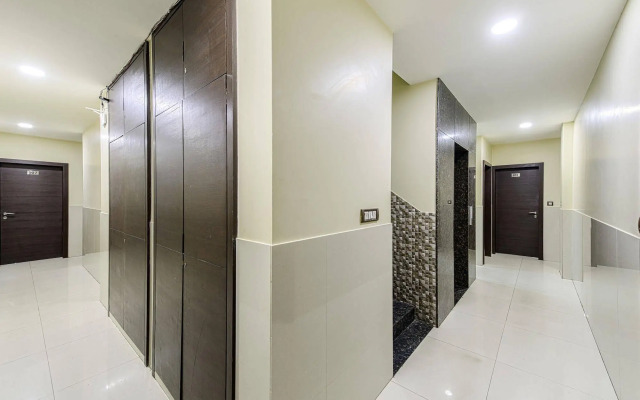 OYO 16703 Hotel The Platinum
